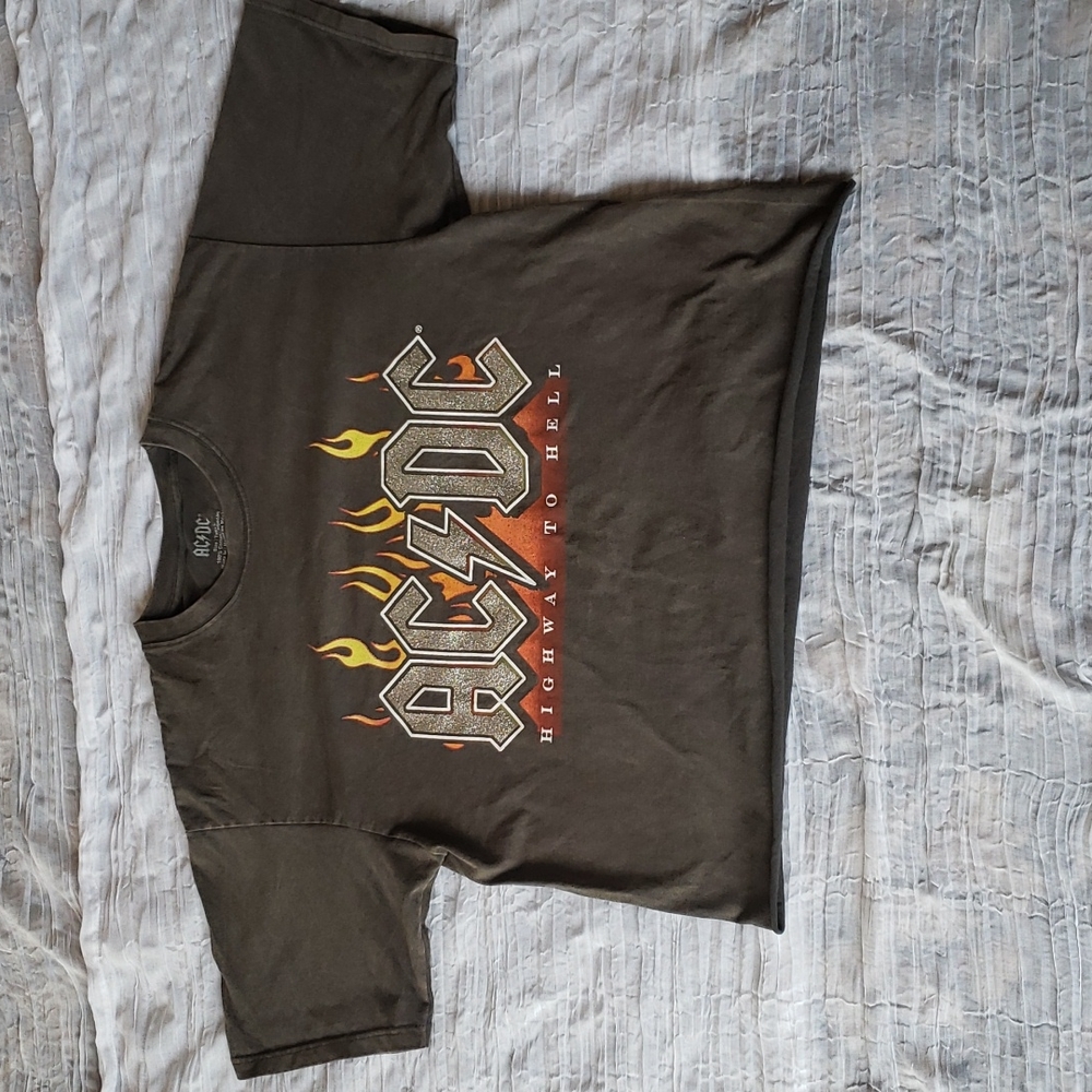 Oversized Cropped AC/DC Graphic Tee